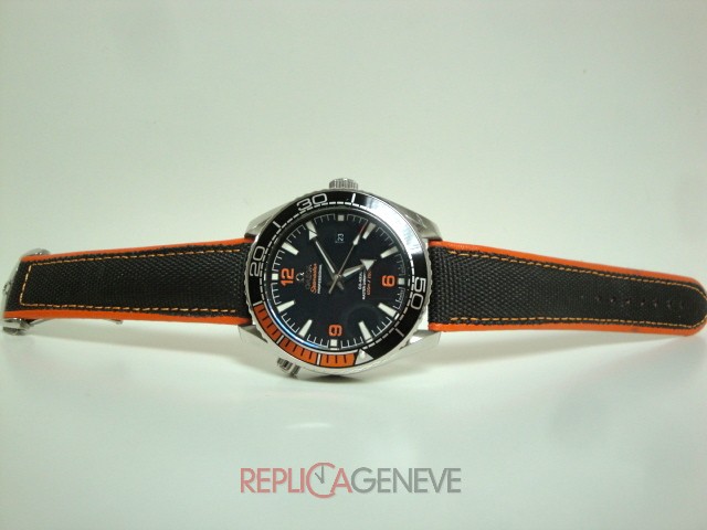 Omega replica seamaster Planet Ocean co-axial acciaio black dial leather orologio replica - immagine 2