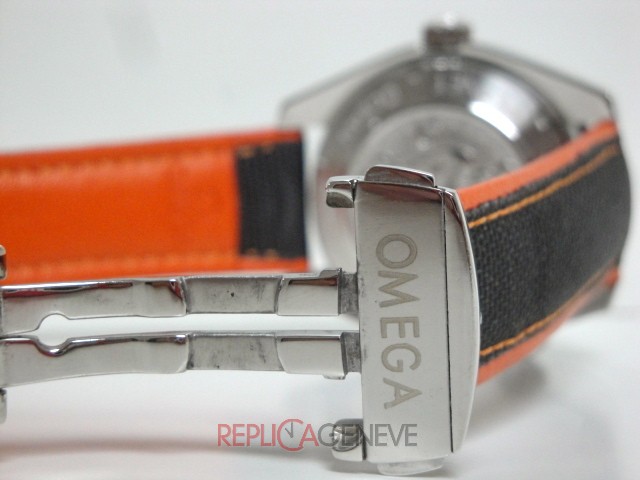 Omega replica seamaster Planet Ocean co-axial acciaio black dial leather orologio replica - immagine 8