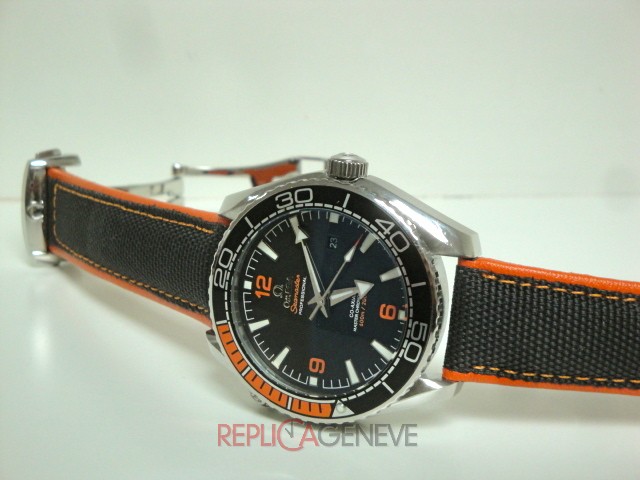 Omega replica seamaster Planet Ocean co-axial acciaio black dial leather orologio replica - immagine 9
