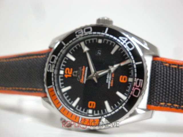 Omega replica seamaster Planet Ocean co-axial acciaio black dial leather orologio replica