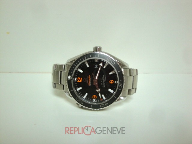 Omega replica seamaster Planet Ocean co-axial acciaio black dial orologio replica - immagine 2