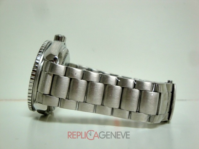 Omega replica seamaster Planet Ocean co-axial acciaio black dial orologio replica - immagine 3