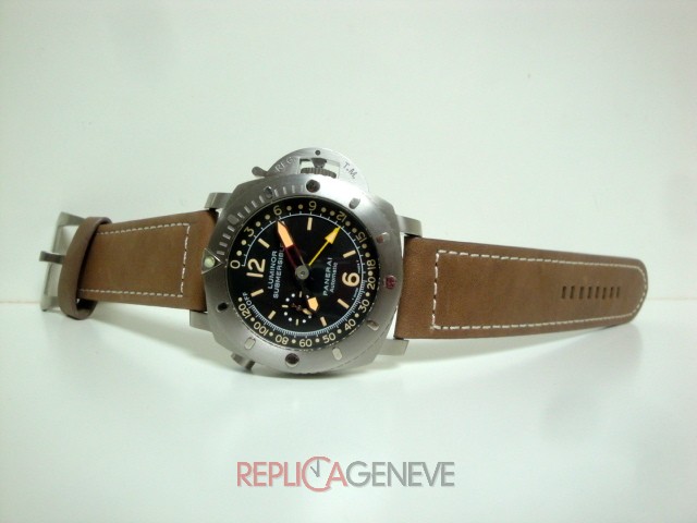 Officine Panerai replica luminor submersible acciaio depthe gauge leather - immagine 2