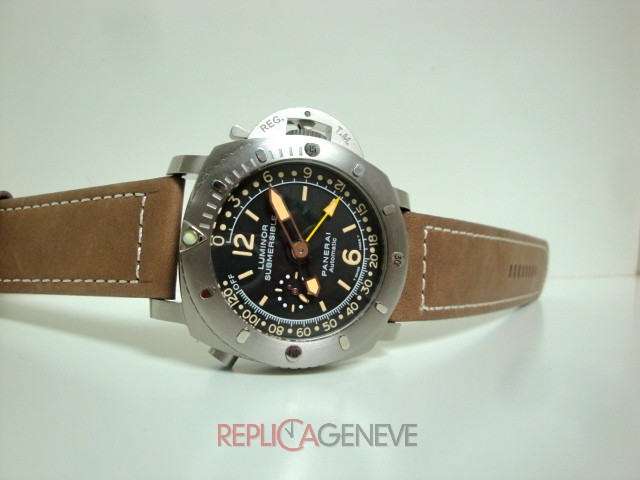 Officine Panerai replica luminor submersible acciaio depthe gauge leather - immagine 4