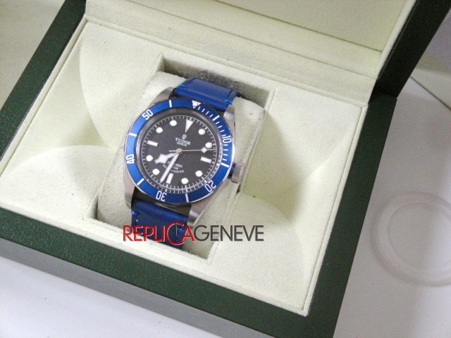Tudor replica pelagos selfwinding strip leather blue orologio replica copia imitazione - immagine 2