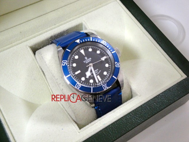 Tudor replica pelagos selfwinding strip leather blue orologio replica copia imitazione - immagine 3