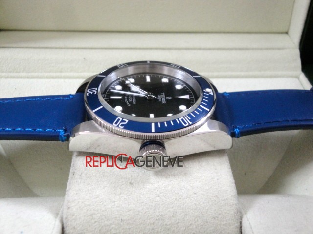 Tudor replica pelagos selfwinding strip leather blue orologio replica copia imitazione - immagine 6