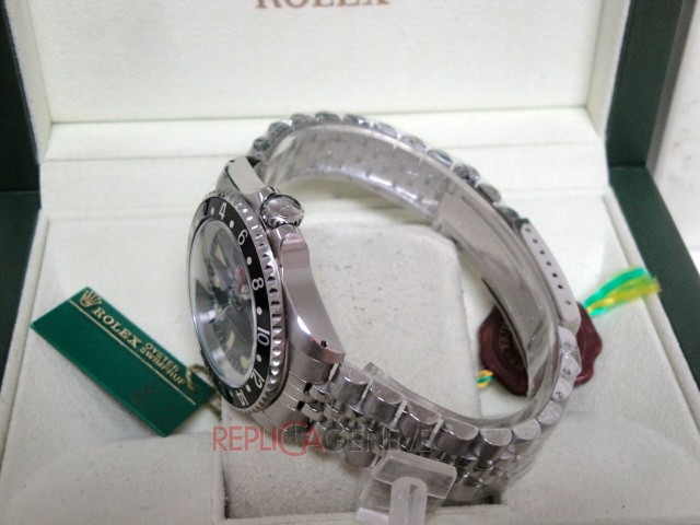 Rolex replica GMT master II vintage plexy 1675 black blezel jubilèè orologio replica imitazione - immagine 12