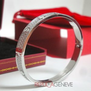 Cartier replica gioielli bracciale love white gold pavè diamond imitazione copia perfetta