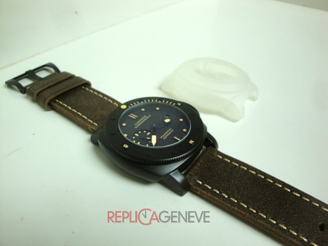 Officine Panerai replica luminor submersible pro-hunter pvd cinturino pelle orologio replica imitazione - immagine 3