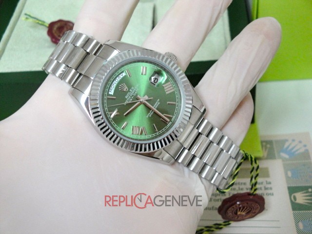Rolex replica day-date ll 228239 olive dial orologio replica - immagine 5