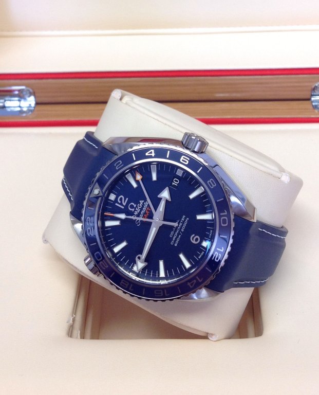 Omega replica Planet Ocean 43.5mm 232.92.44.22.03.001 2016 orologio replica - immagine 4