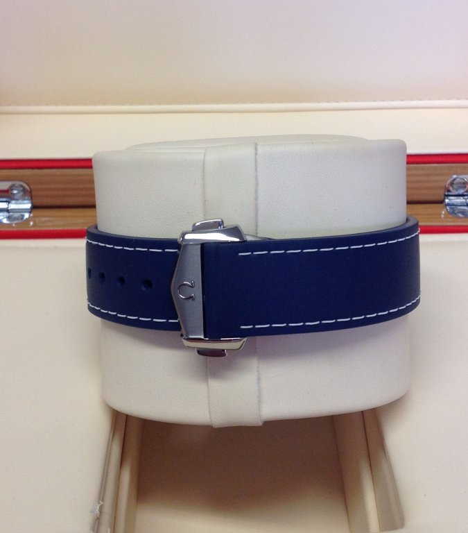 Omega replica Planet Ocean 43.5mm 232.92.44.22.03.001 2016 orologio replica - immagine 3