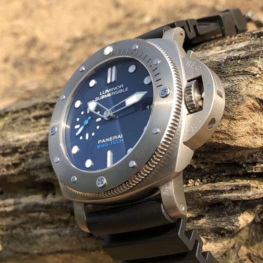 Panerai replica PAM 692 Luminor Submersible BMG-Tech Blue - immagine 6