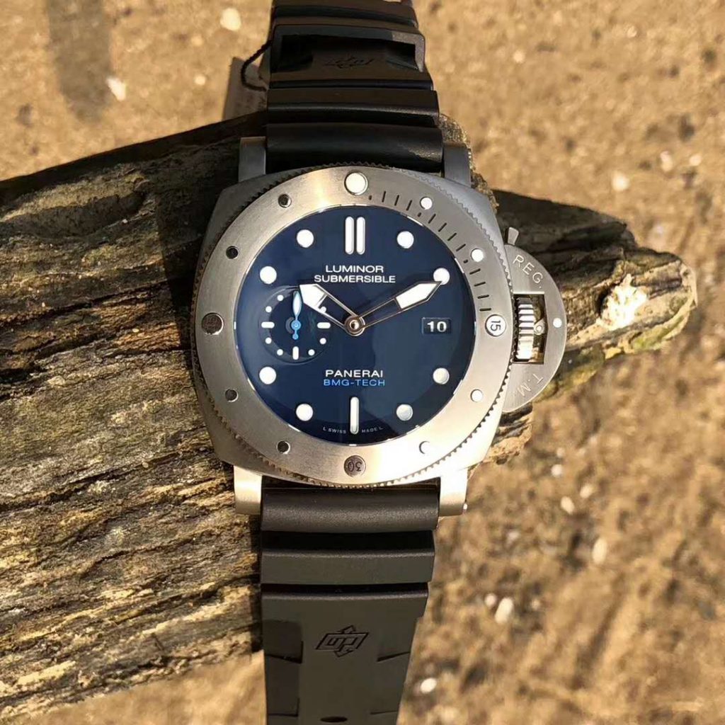 Panerai replica PAM 692 Luminor Submersible BMG-Tech Blue