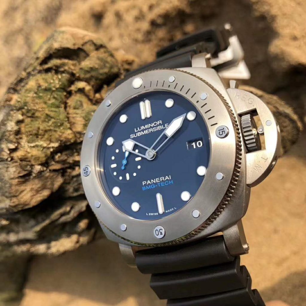 Panerai replica PAM 692 Luminor Submersible BMG-Tech Blue - immagine 4