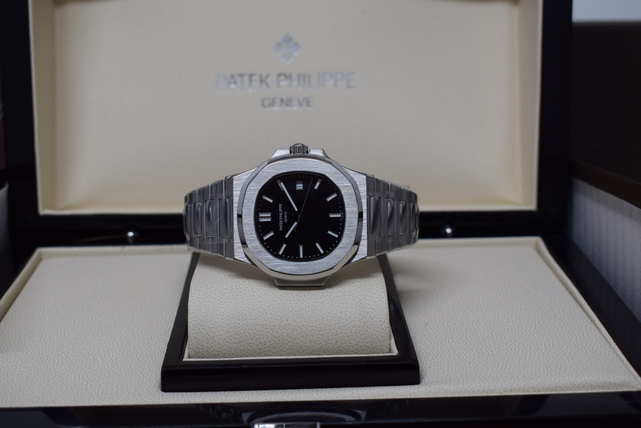 Patek Philippe nautilus 5711 black dial skeletron orologio replica imitazione copia - immagine 4