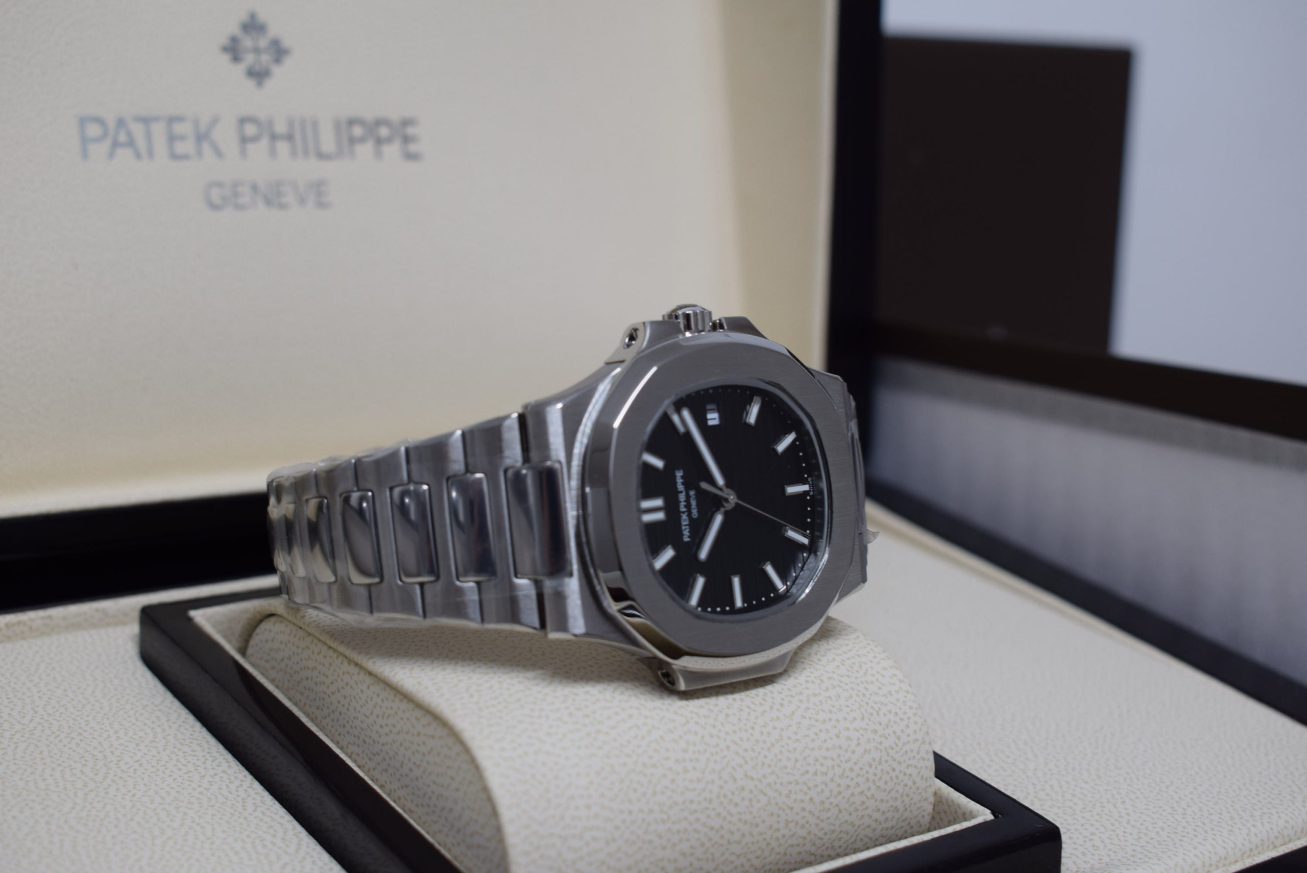 Patek Philippe nautilus 5711 black dial skeletron orologio replica imitazione copia - immagine 6