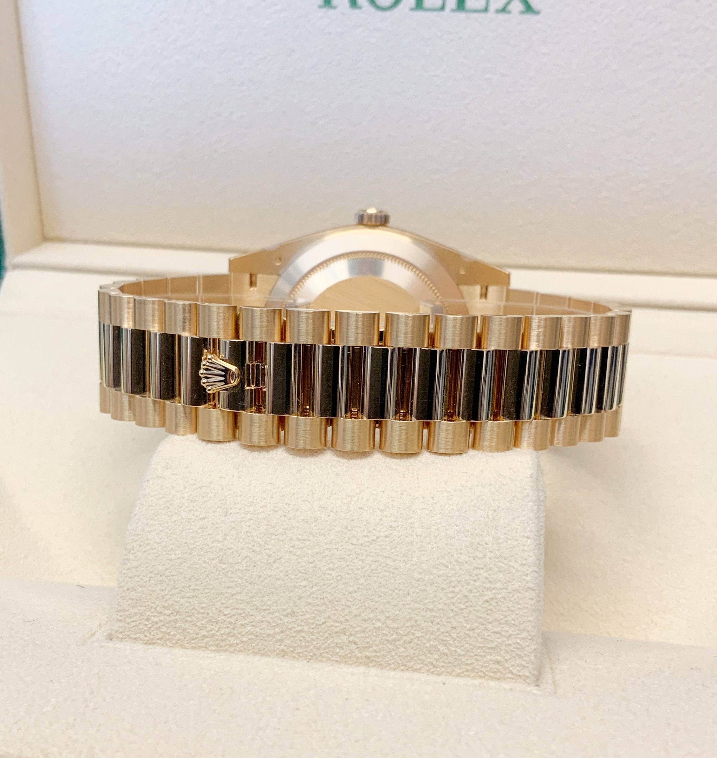 Rolex replica Day-Date II 40 228238 Yellow Gold white dial - immagine 3