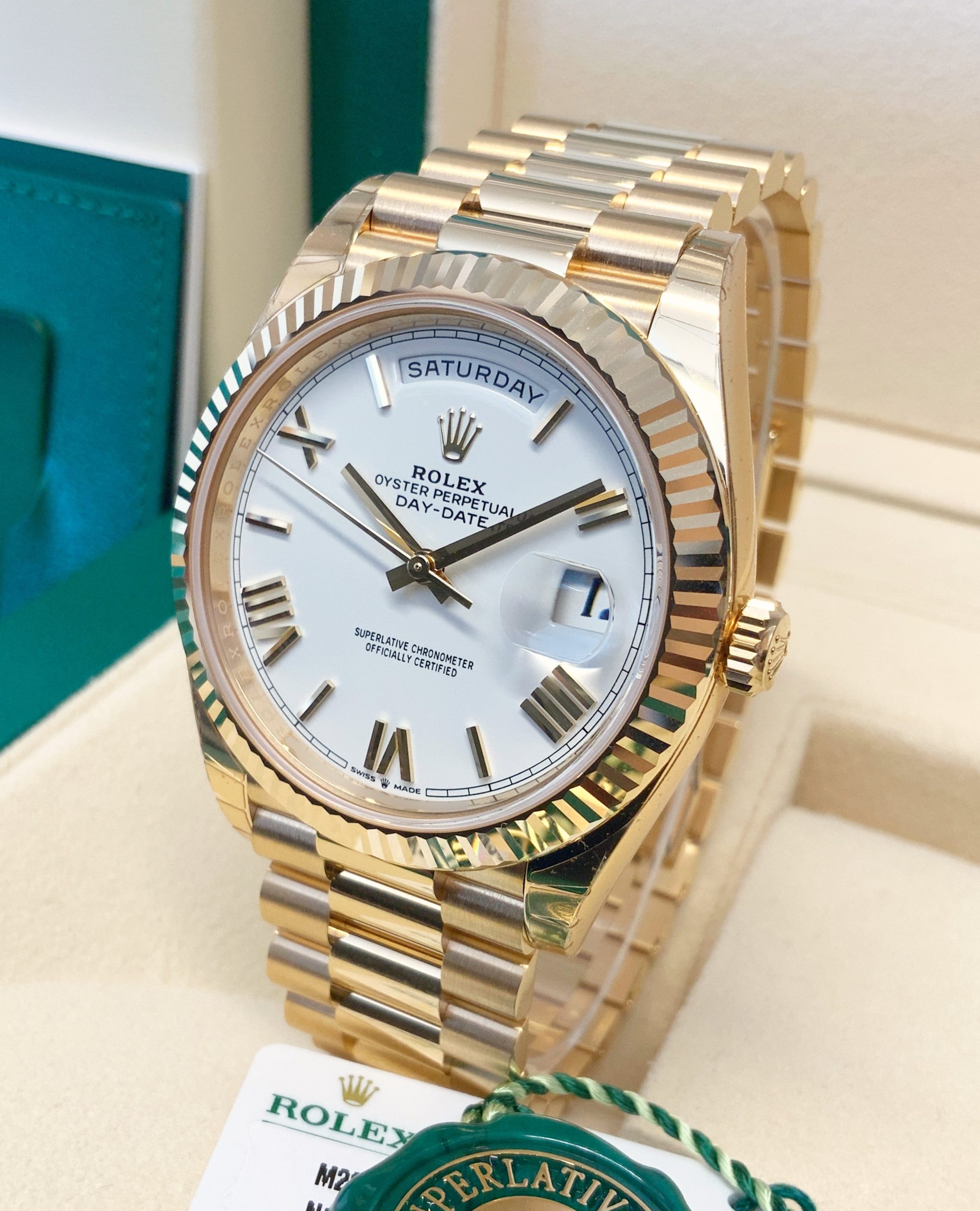 Rolex replica Day-Date II 40 228238 Yellow Gold white dial - immagine 4