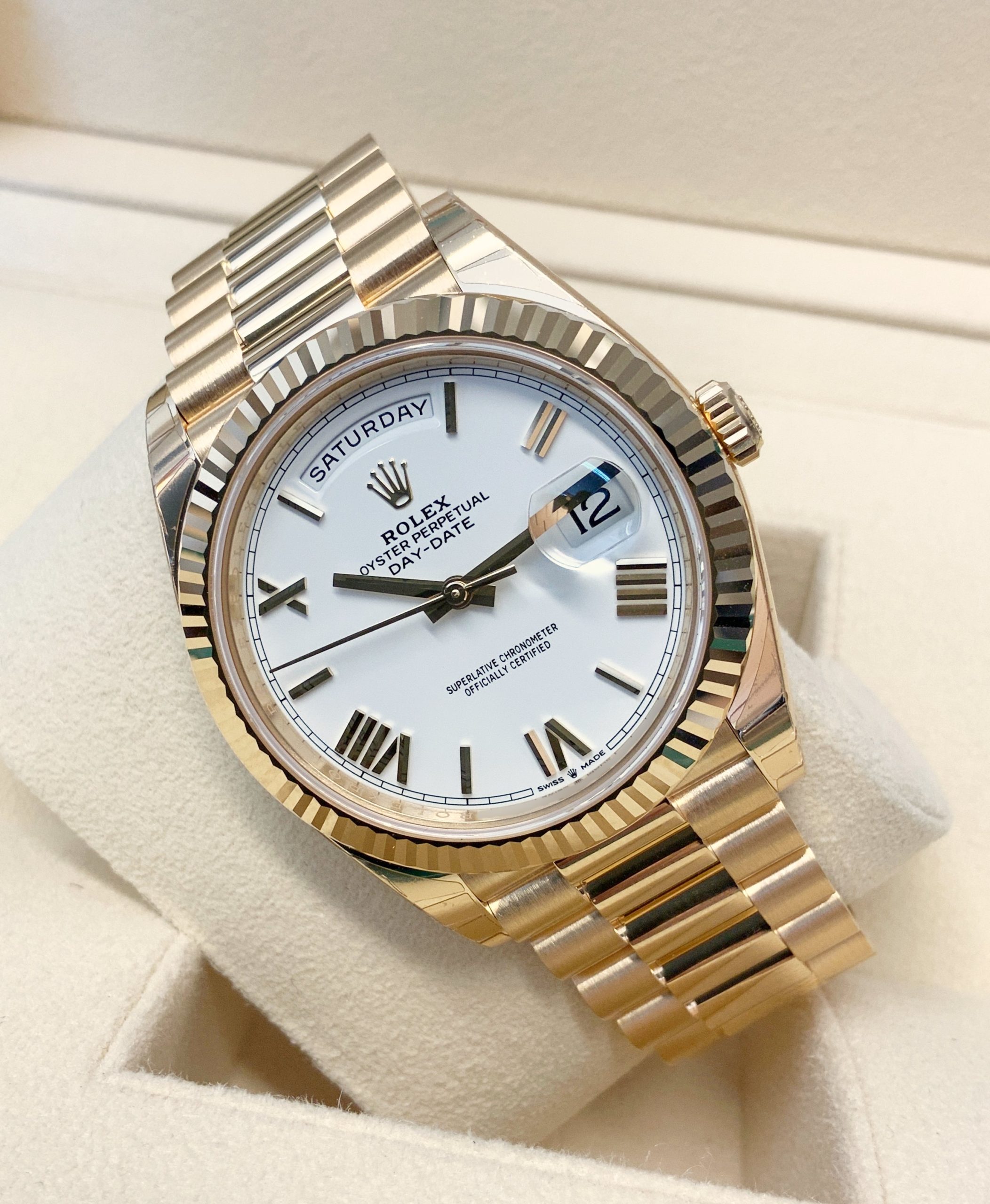 Rolex replica Day-Date II 40 228238 Yellow Gold white dial - immagine 6