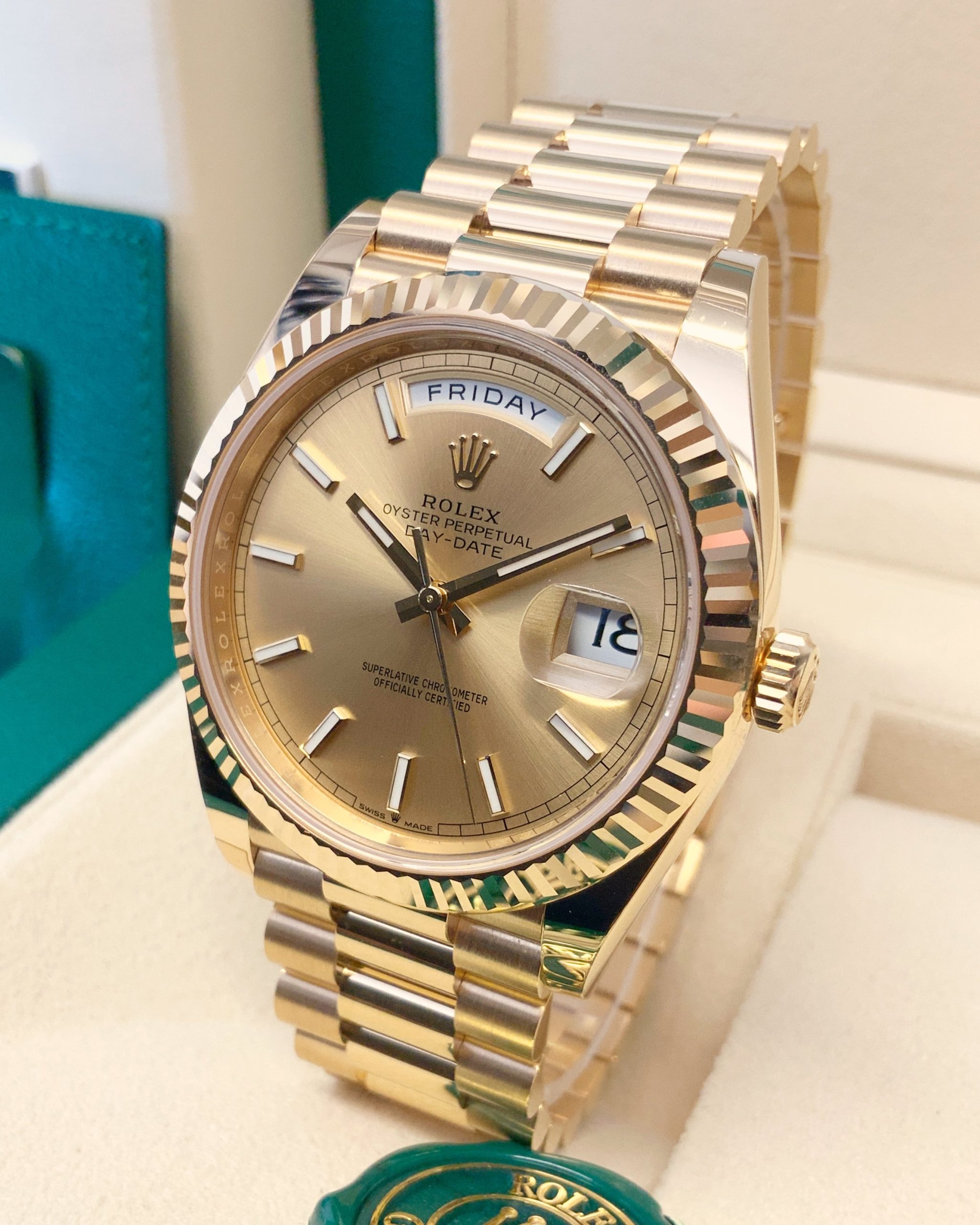 Rolex replica Day-Date II 40 228238 Yellow Gold dial - immagine 2