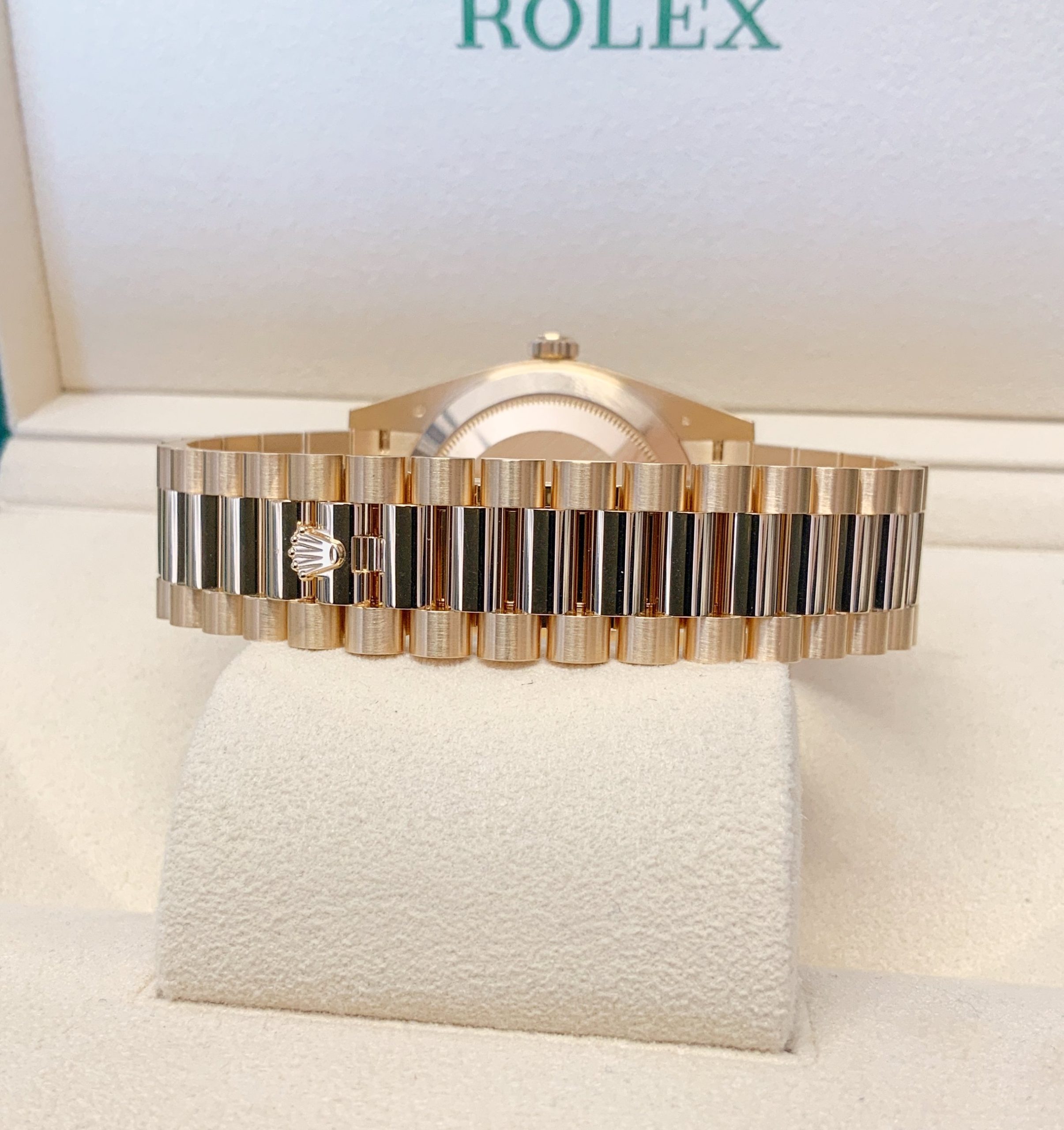 Rolex replica Day-Date II 40 228238 Yellow Gold dial - immagine 4
