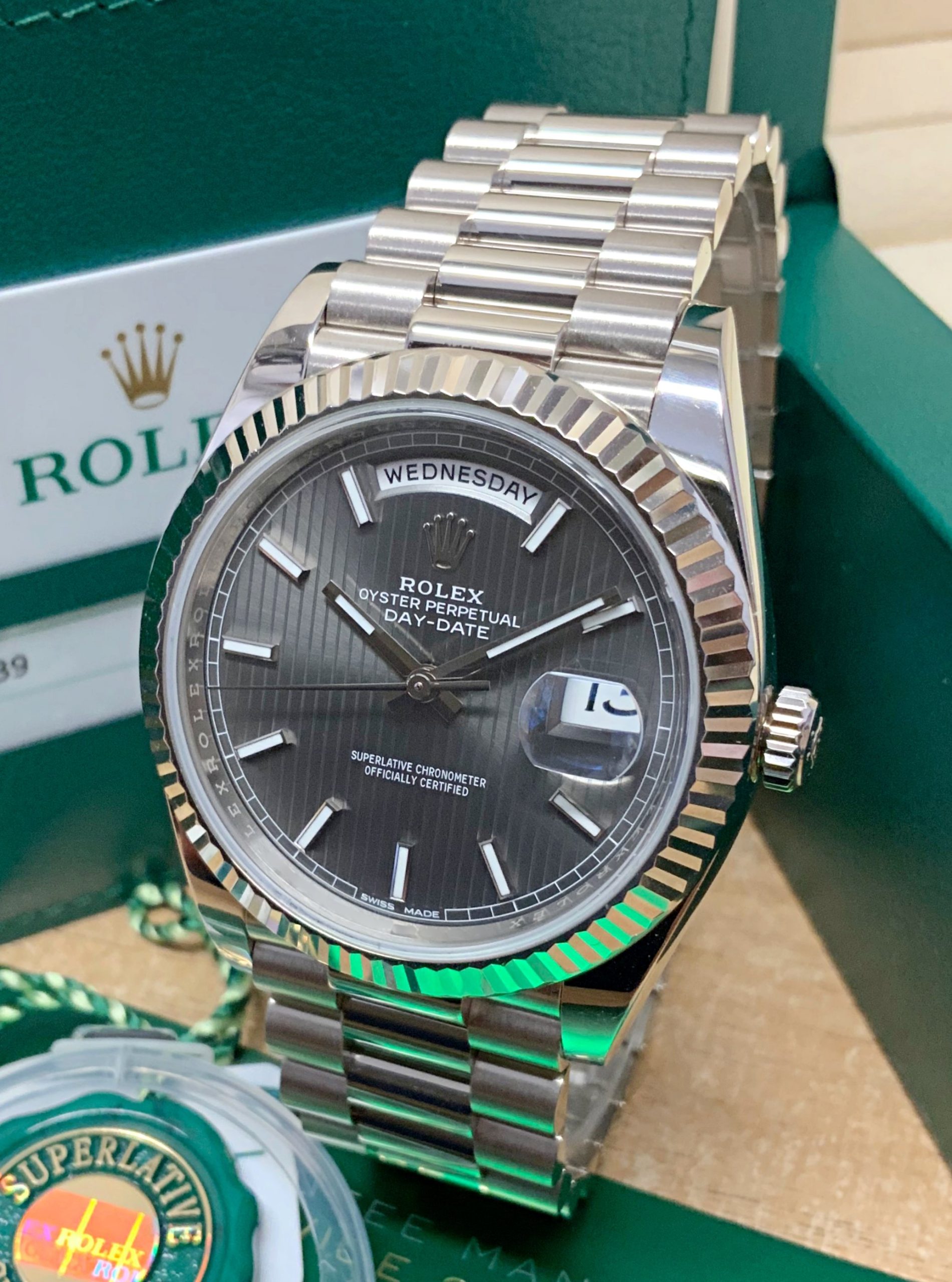 Rolex replica Day-Date II linear dial 40 228239 white gold - immagine 7